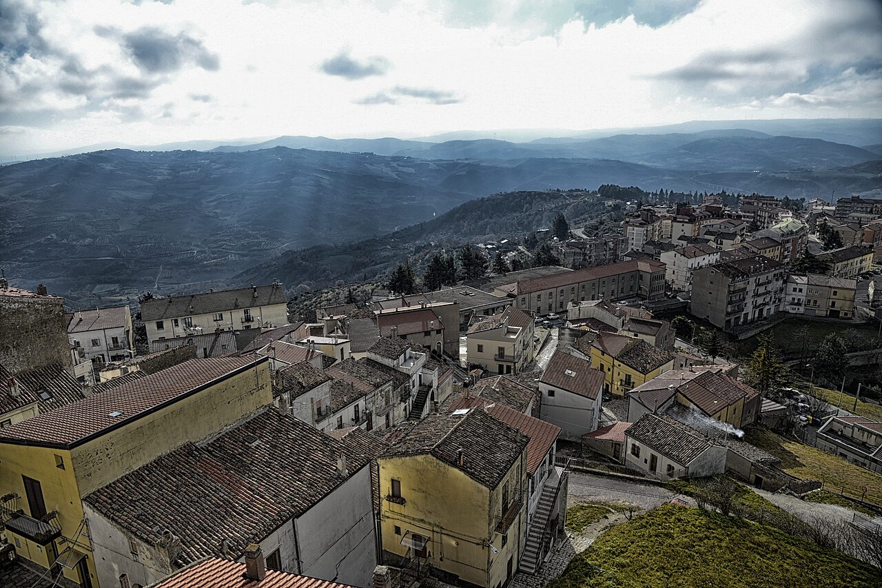 Il borgo di Acerenza sulla rupe