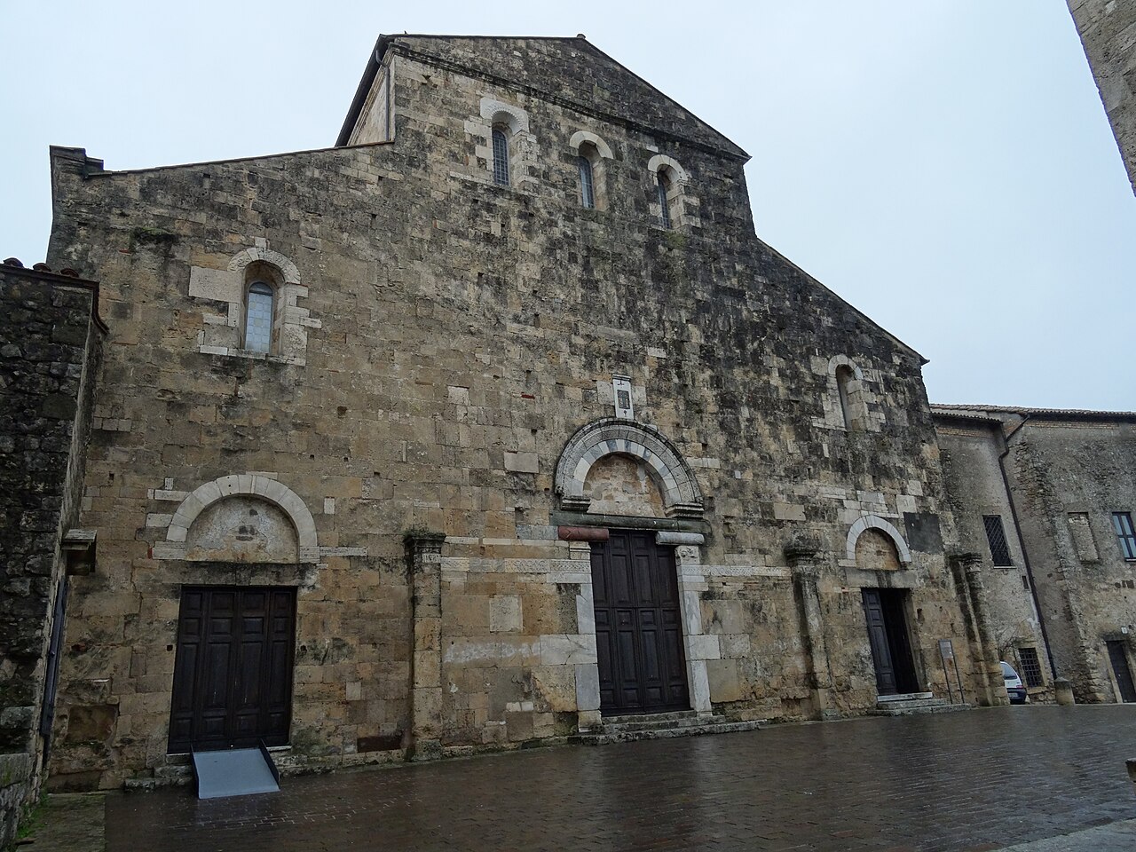 La cattedrale romanica di Santa Maria ad Anagni