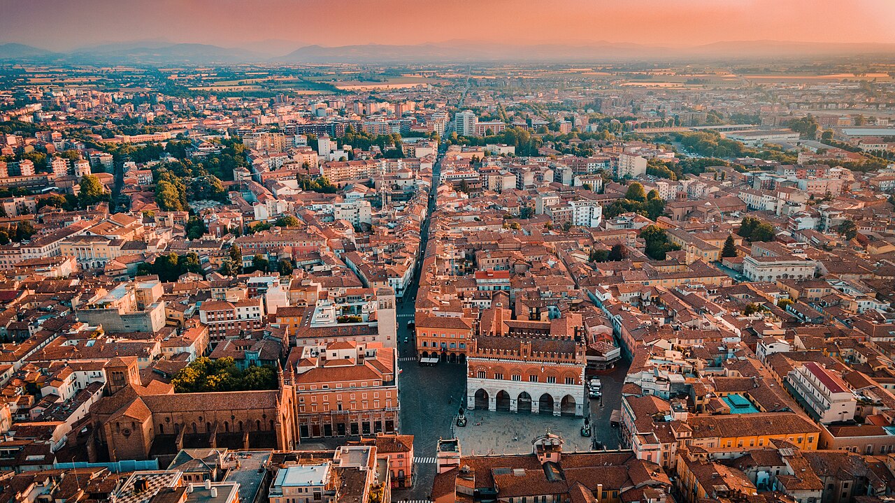 Piazza Cavalli vista dall'alto a Piacenza