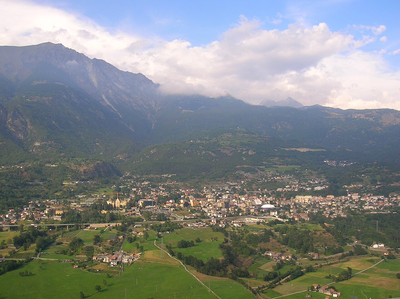 Saint-Vincent vista dal castello di Ussel