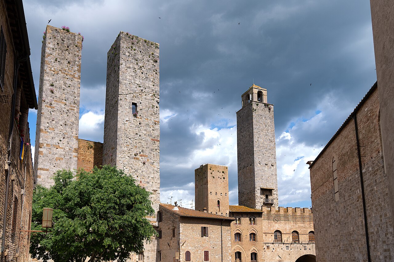 Le torri di San Gimignano viste da Piazza del Duomo
