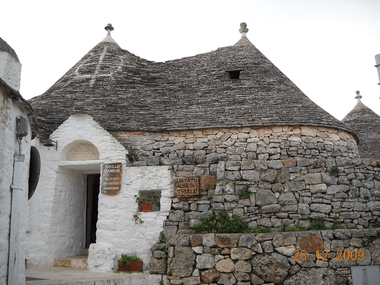 Trullo Siamese, Alberobello