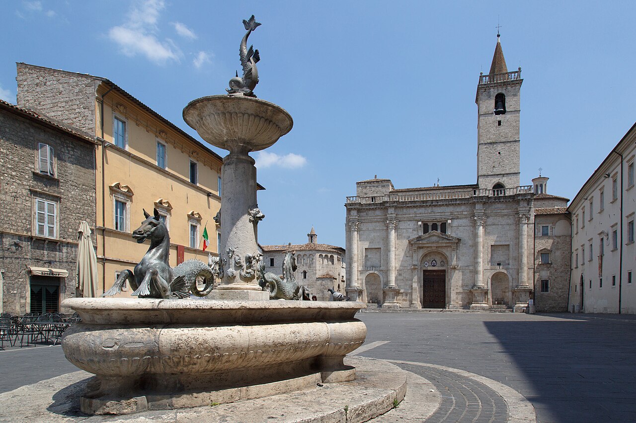 Piazza Arringo, Ascoli Piceno