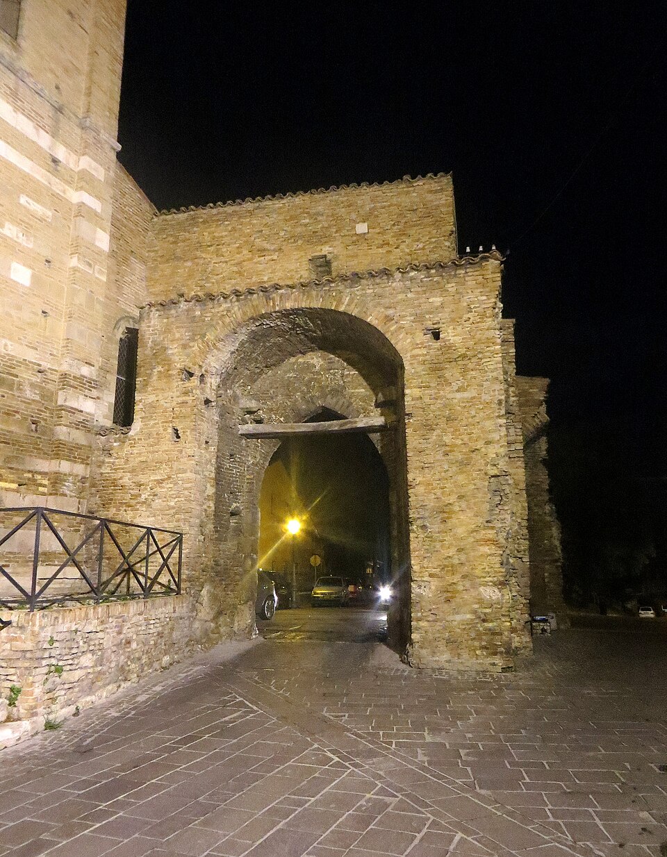 Porta San Domenico, Atri