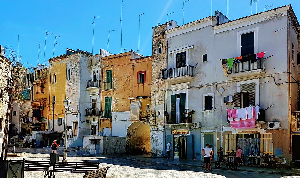 Strada Arco Basso, Bari