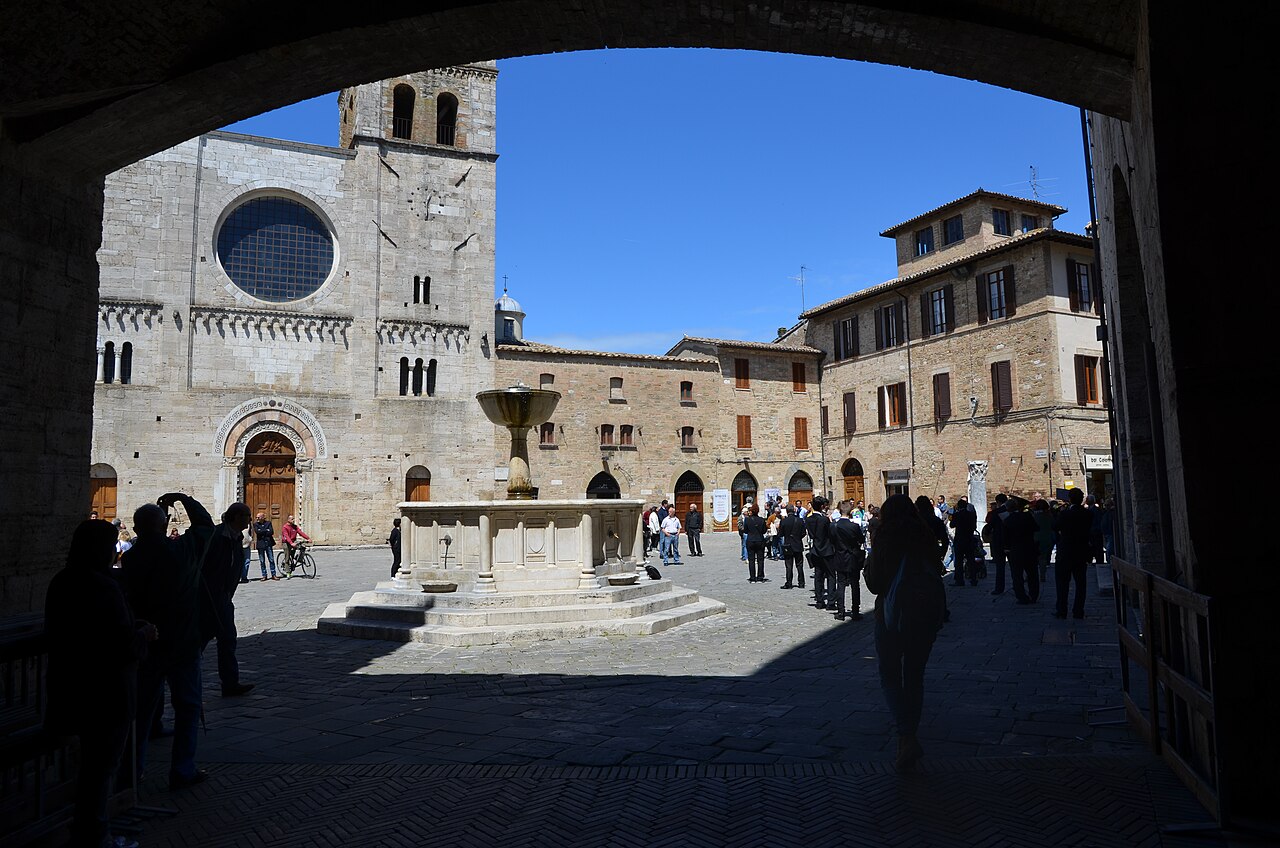 Piazza Silvestri, Bevagna