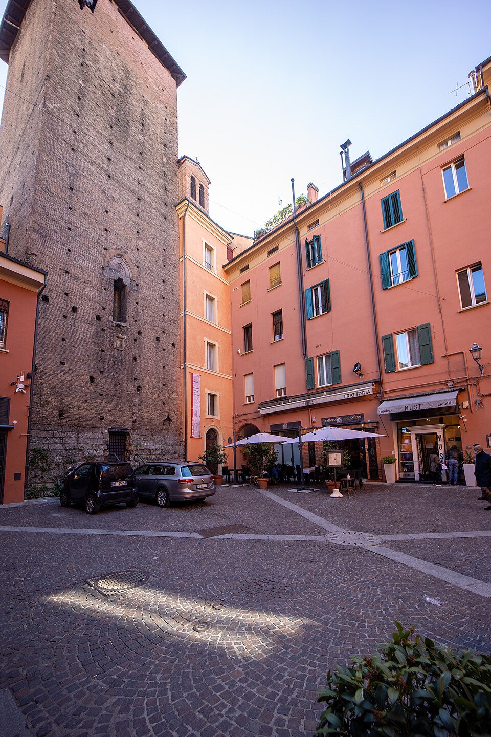 Corte de' Galluzzi, Bologna