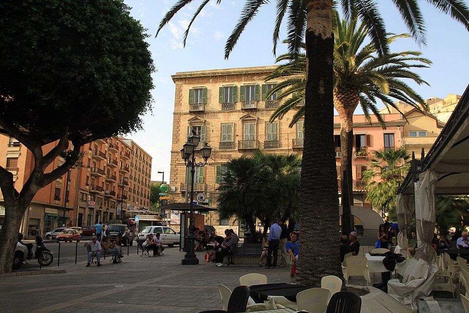 Piazza Yenne, Cagliari