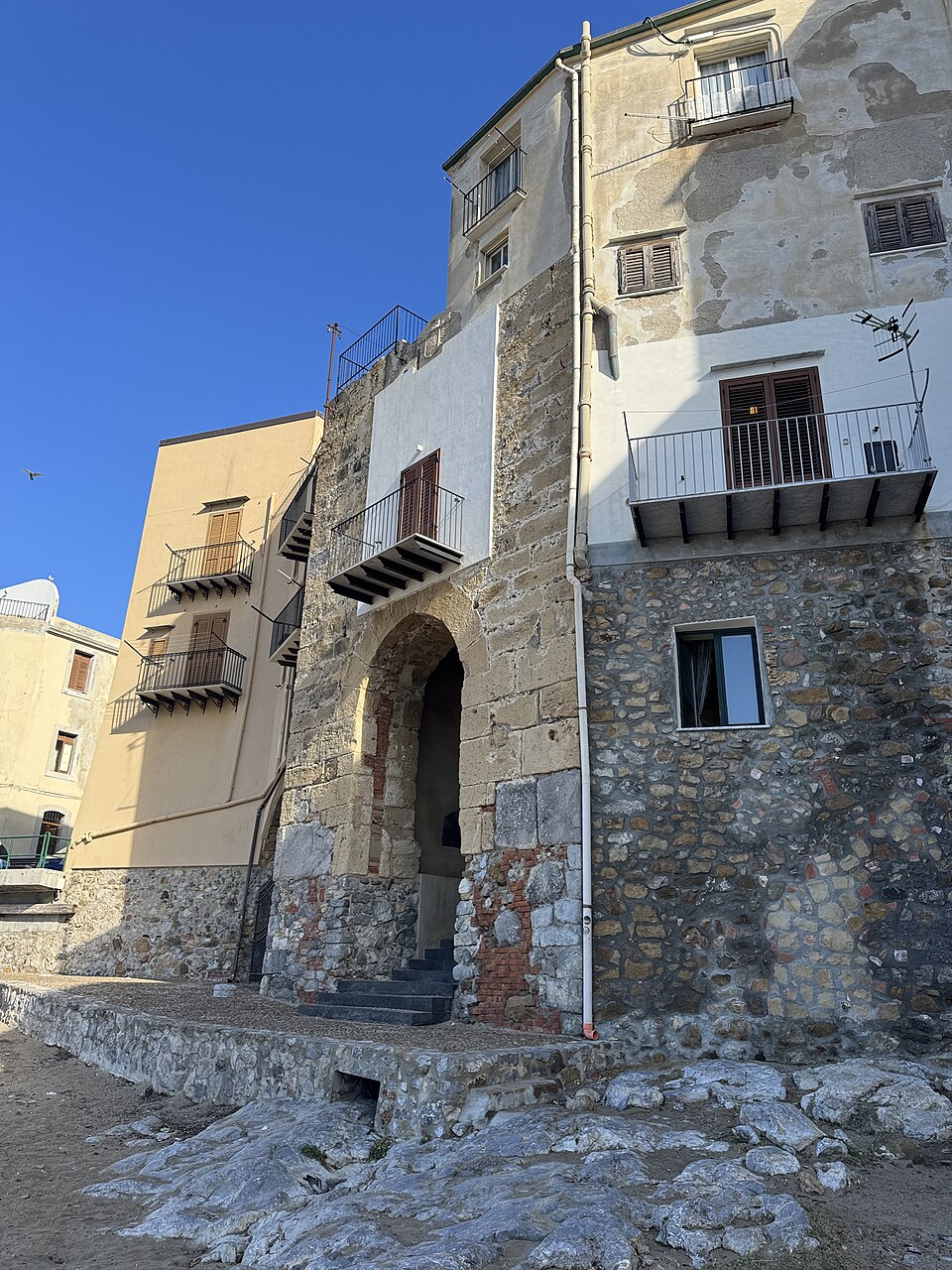 Porta Pescara, Cefalù