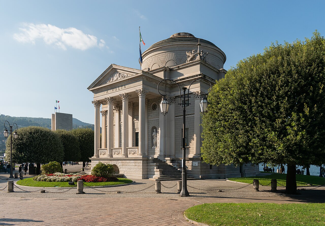 Tempio Voltiano, Como