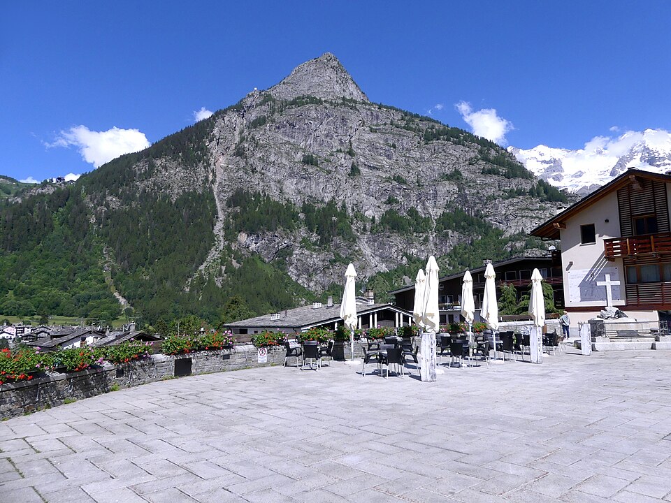 Piazza Abbé Henry, Courmayeur