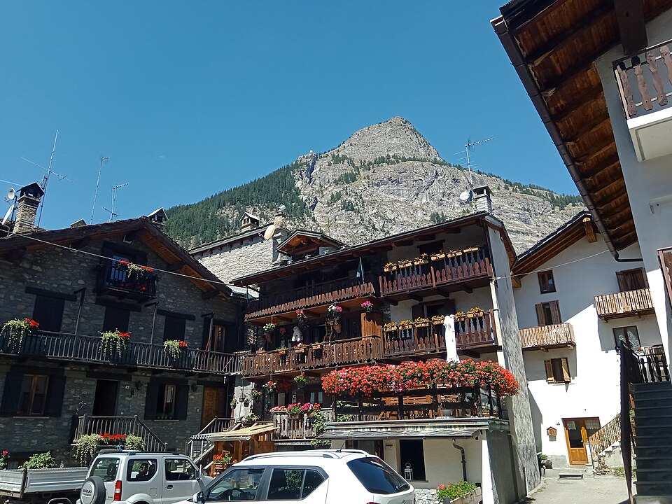 Borgo di Dolonne, Courmayeur