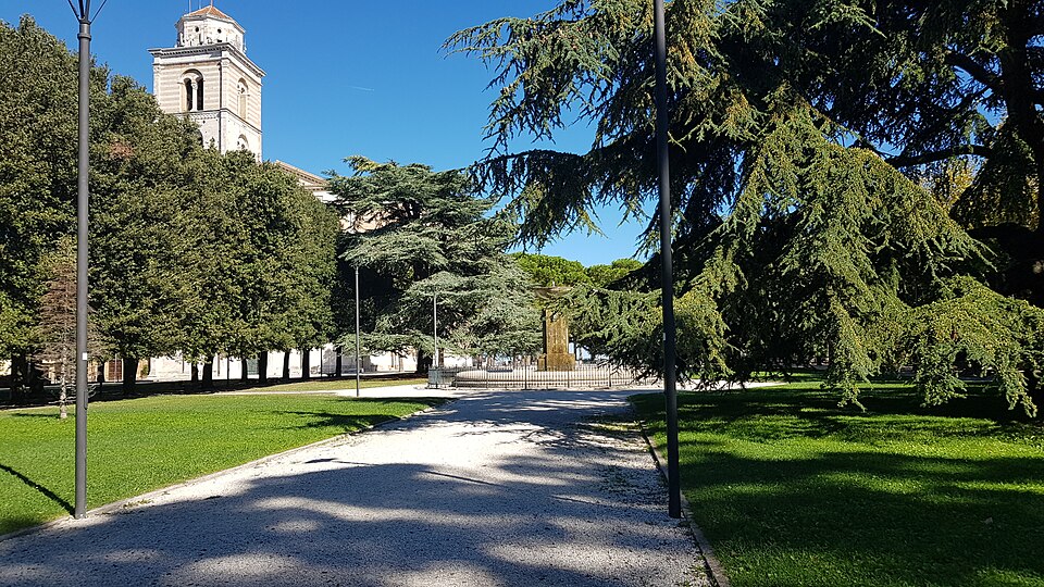 Piazzale del Girfalco, Fermo
