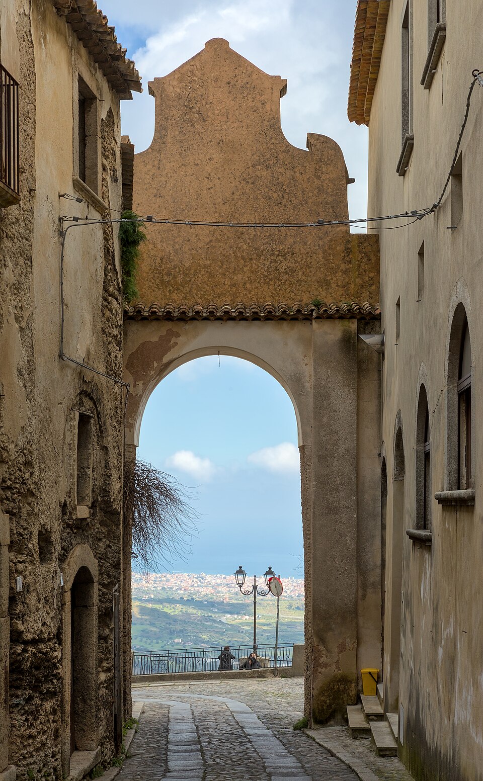 Porta del Sole, Gerace