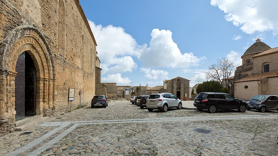 Piazza delle Tre Chiese, Gerace