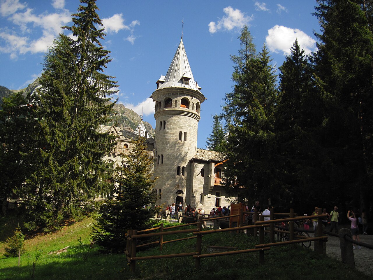 Castel Savoia, Gressoney-Saint-Jean