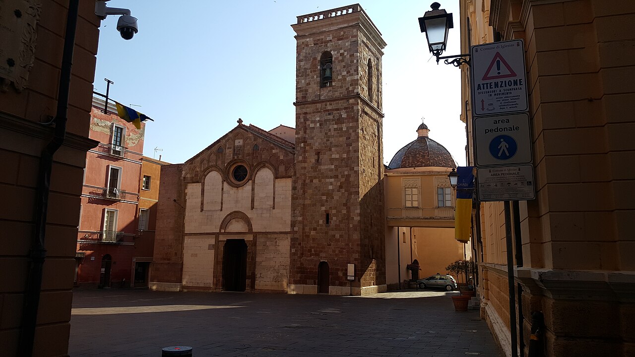 Cattedrale di Santa Chiara, Iglesias