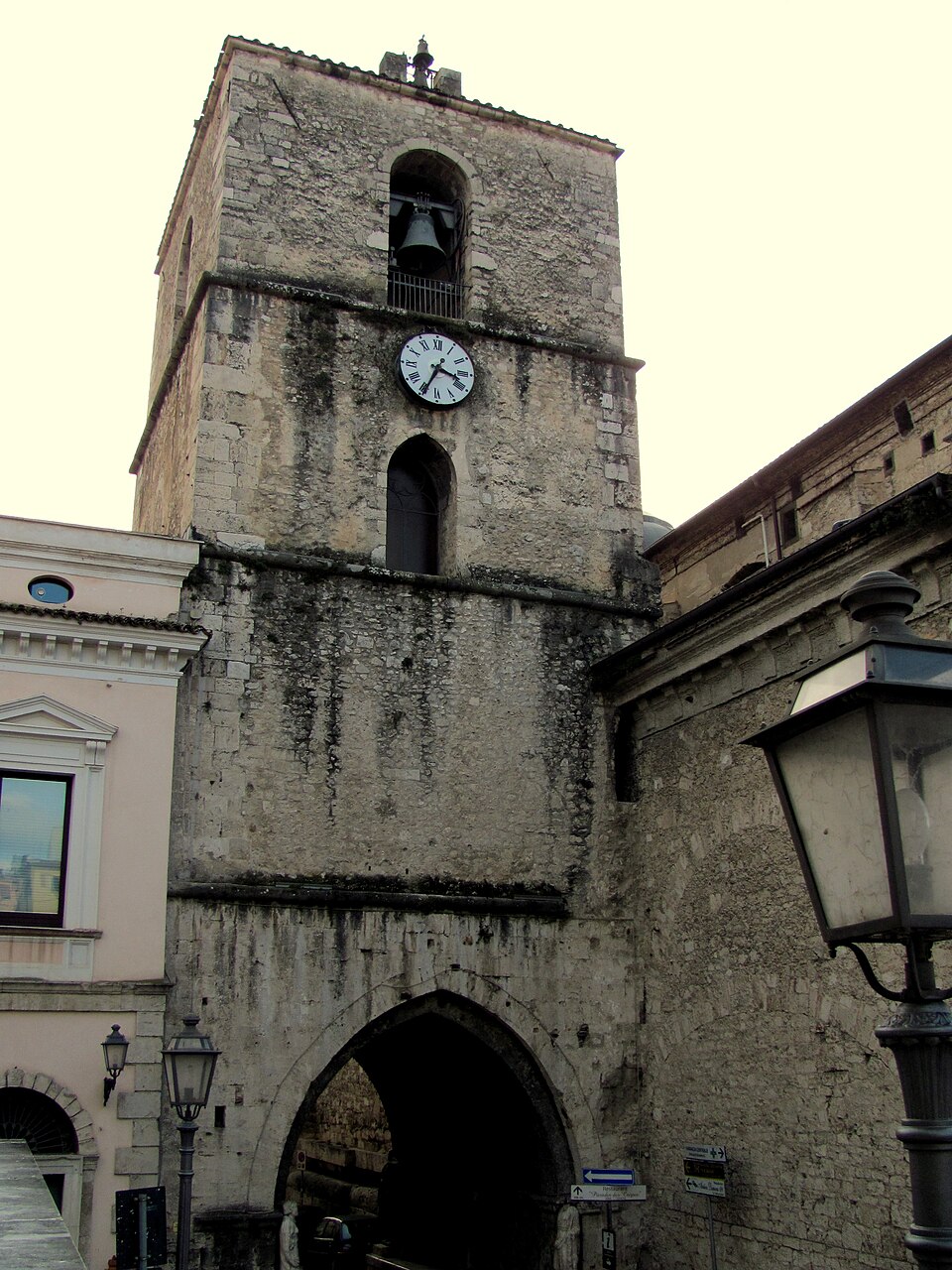 Arco di San Pietro, Isernia