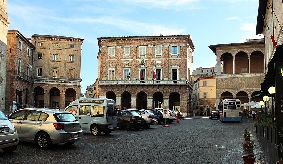 Piazza della Libertà, Macerata
