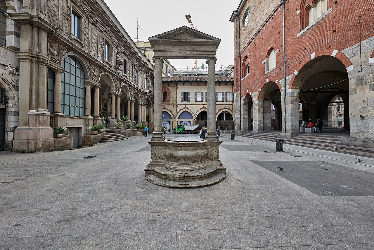 Piazza dei Mercanti, Milano