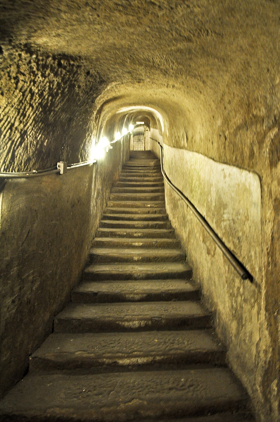 Napoli Sotterranea, Napoli