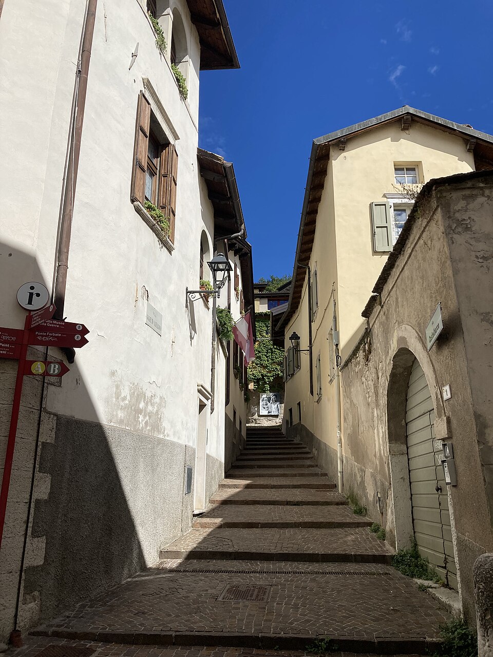 Castello di Rovereto, Rovereto