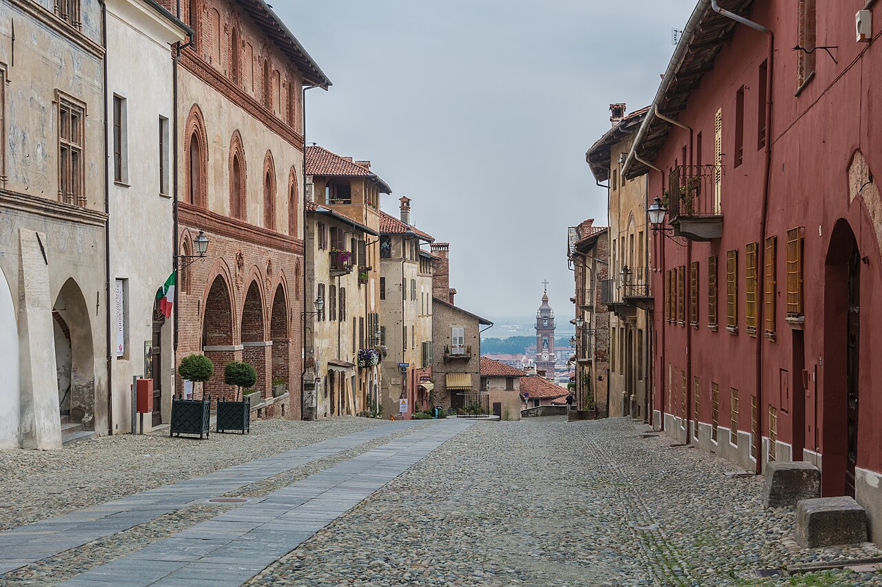 Salita al Castello, Saluzzo