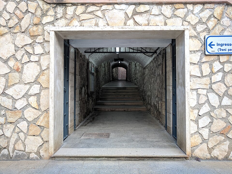 Stazione di Scilla, Scilla