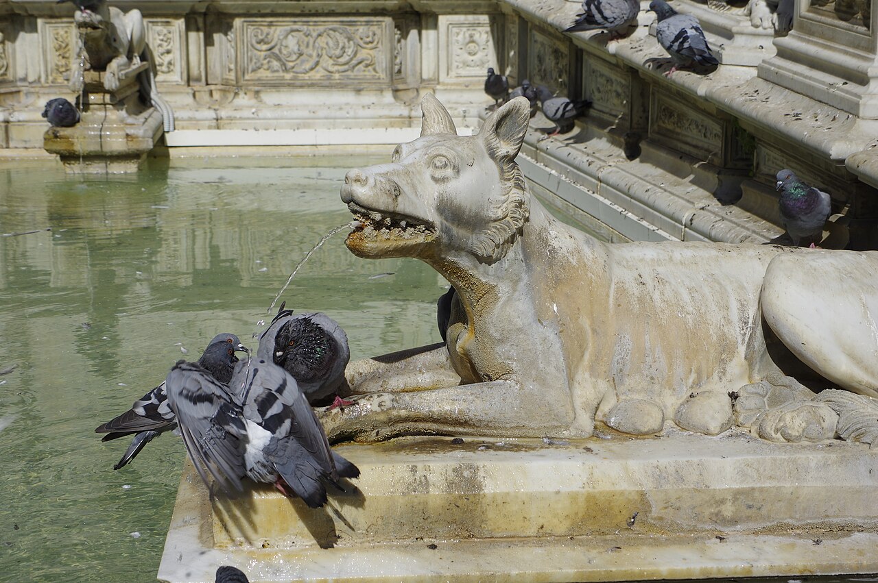Loggia della Mercanzia, Siena