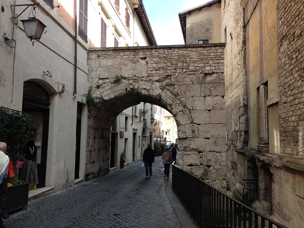 Arco di Druso e Germanico, Spoleto