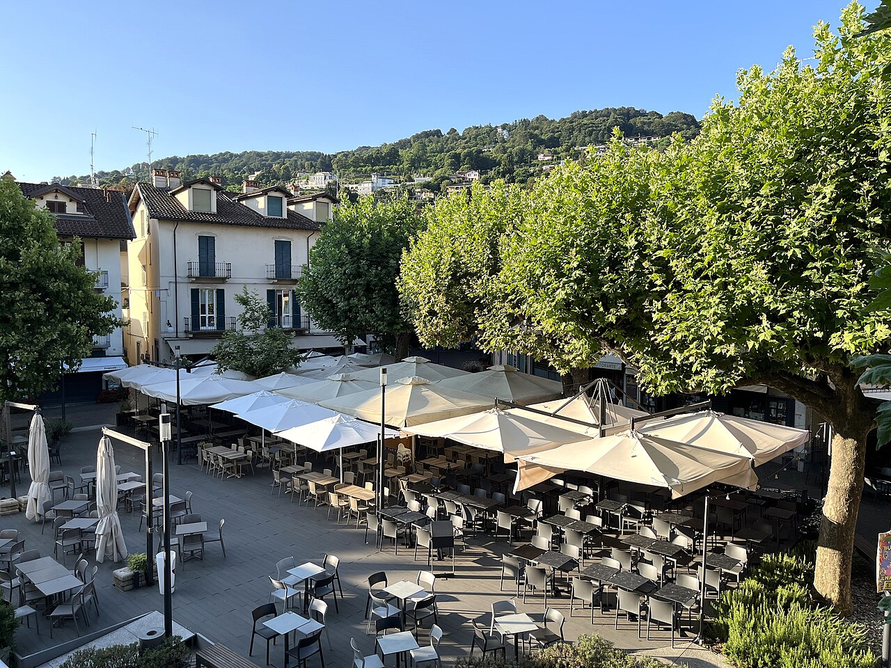 Piazza Cadorna, Stresa