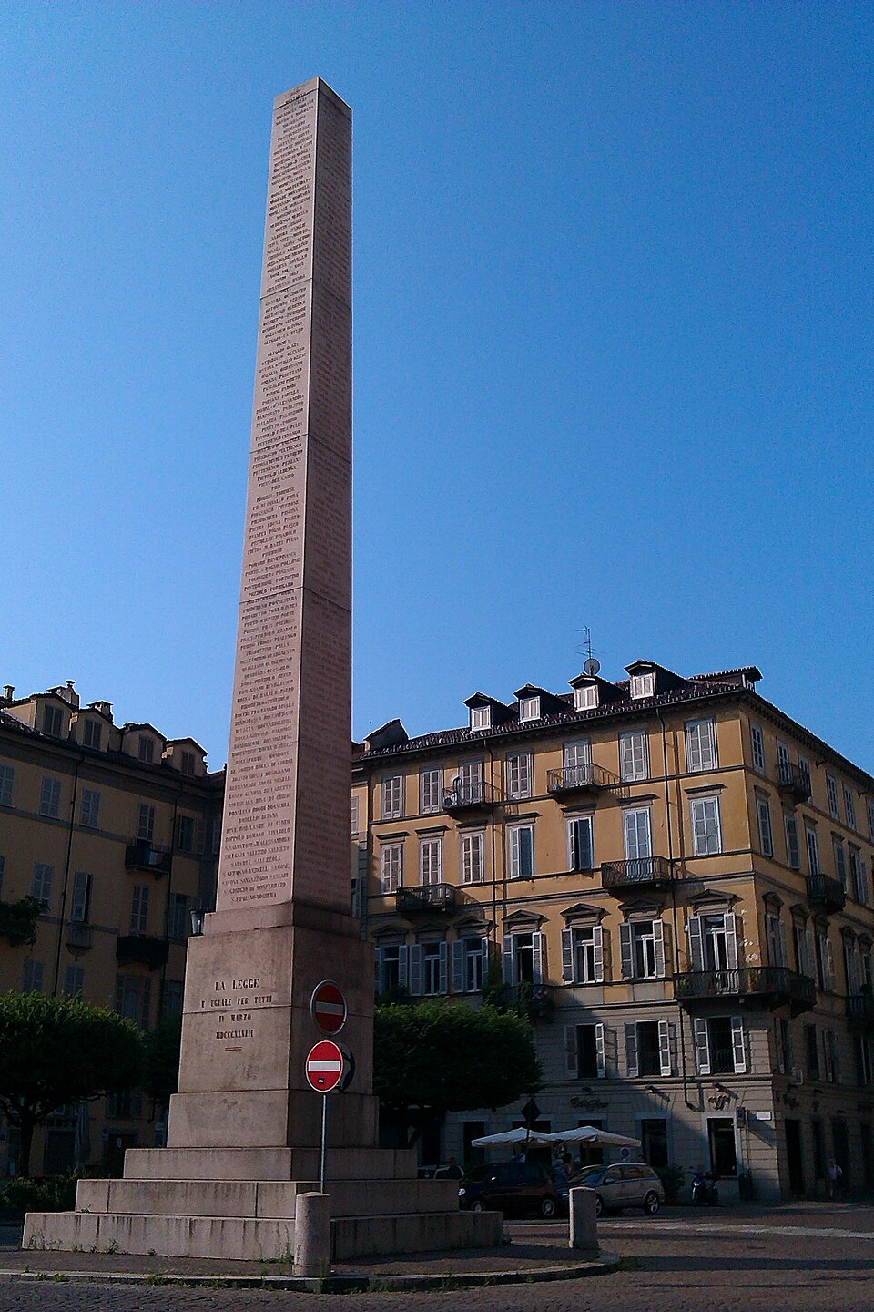 Piazza Savoia, Torino