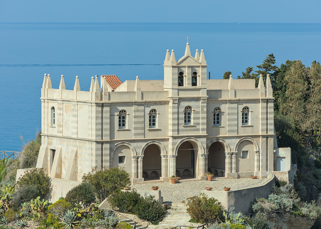 Santa Maria dell'Isola, Tropea