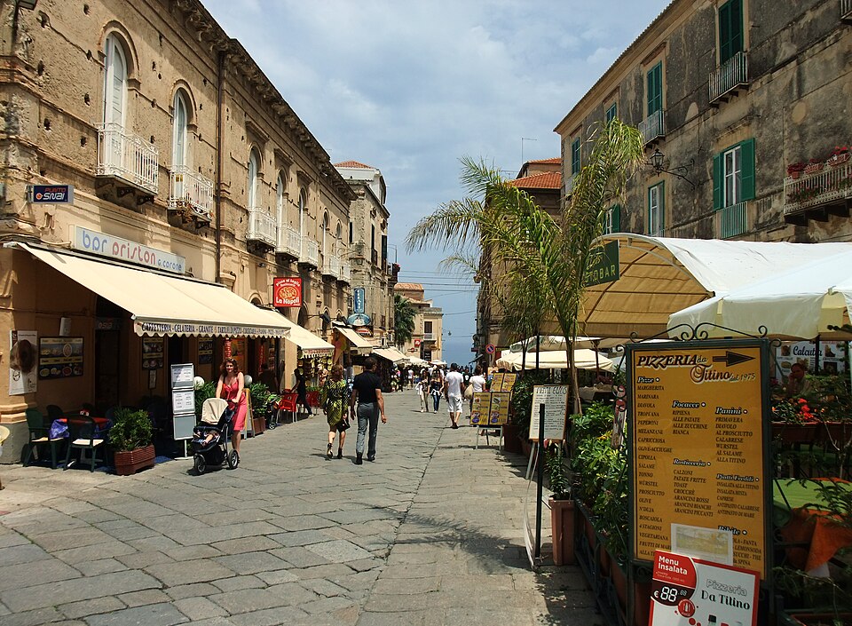 Piazza Ercole, Tropea