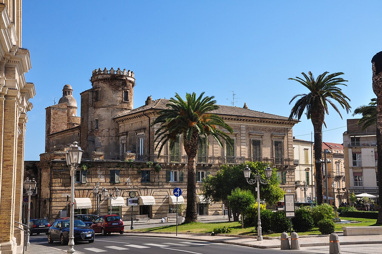 Piazza Rossetti, Vasto