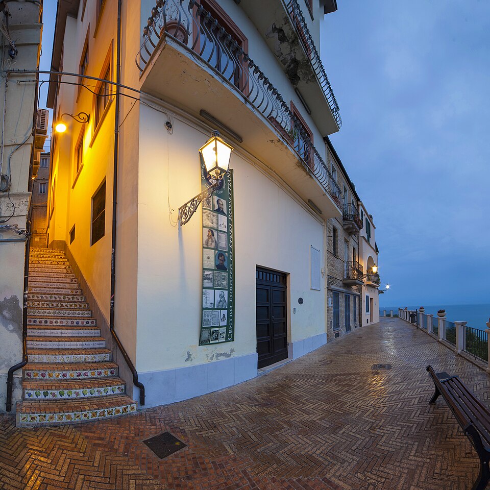 Loggia Amblingh, Vasto