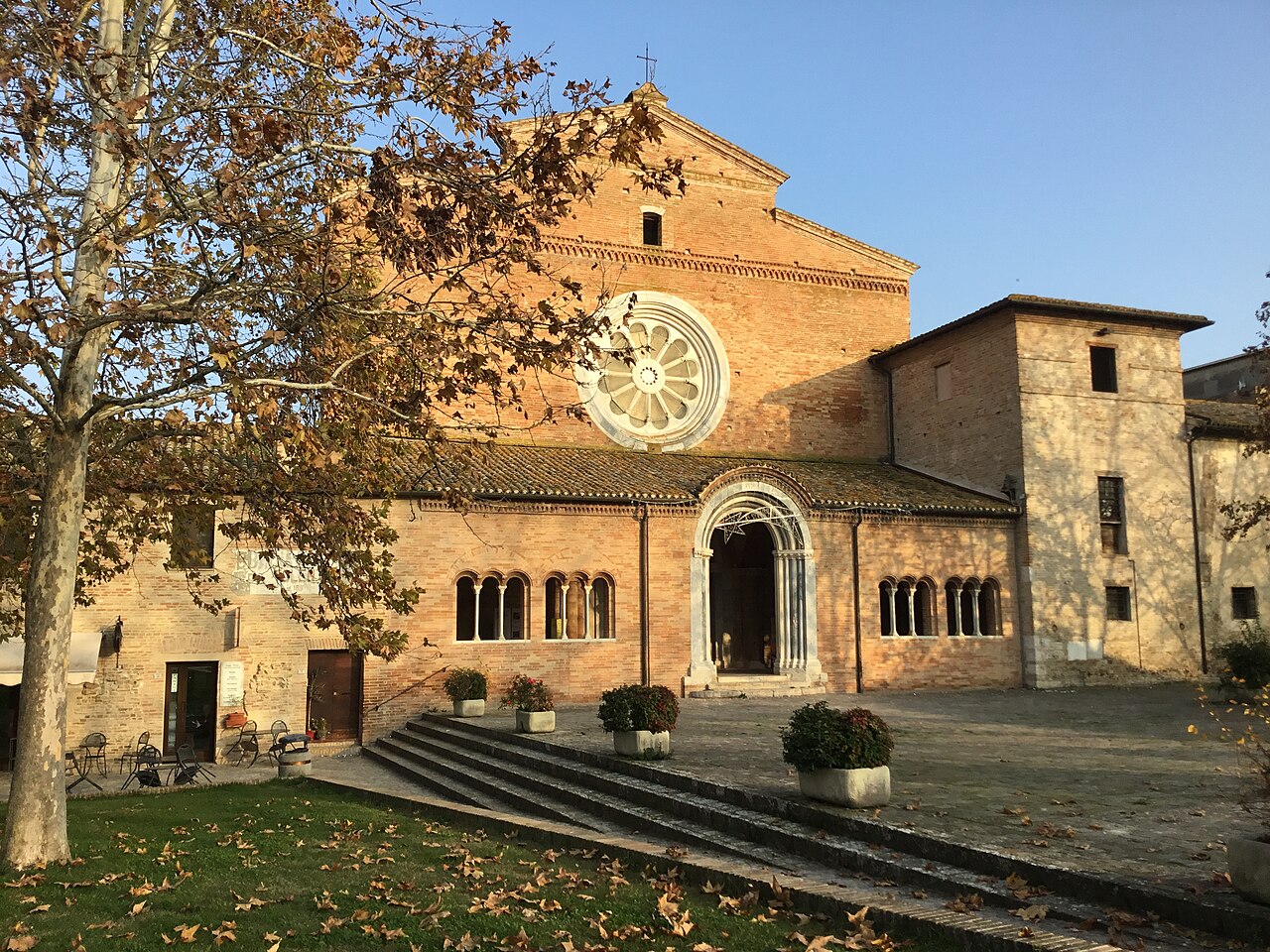 Abbazia di Fiastra, Tolentino