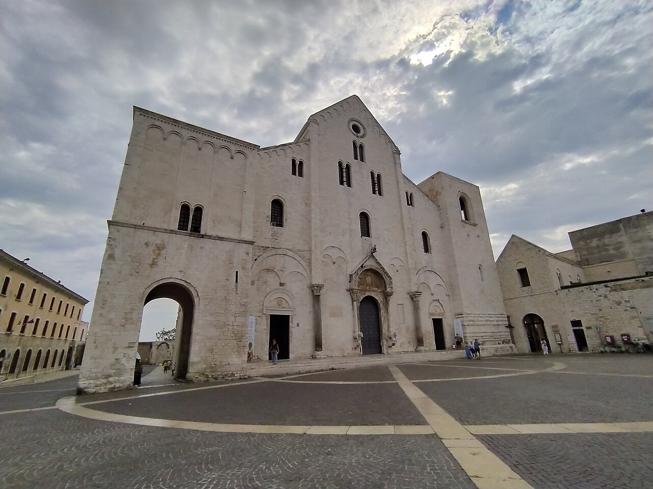 Basilica di San Nicola, Bari