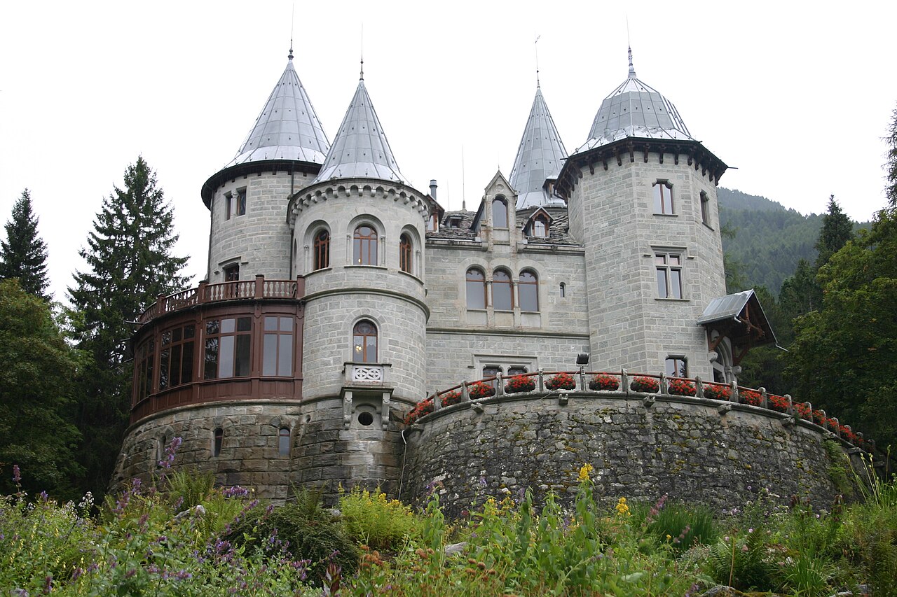 Castel Savoia, Gressoney-Saint-Jean