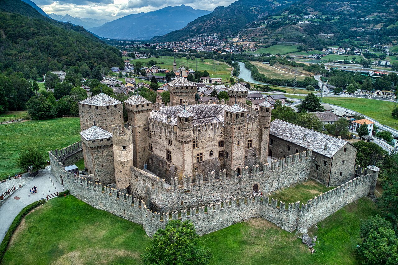 Castello di Fénis, Fénis
