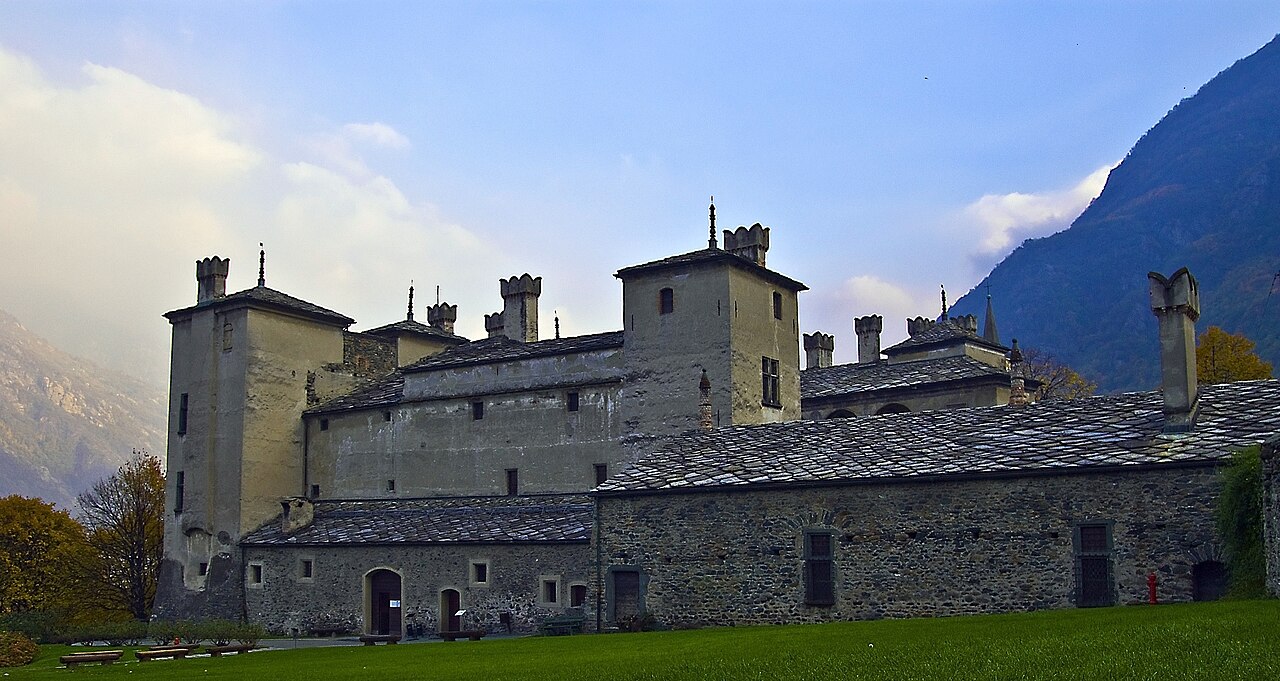 Castello di Issogne, Issogne