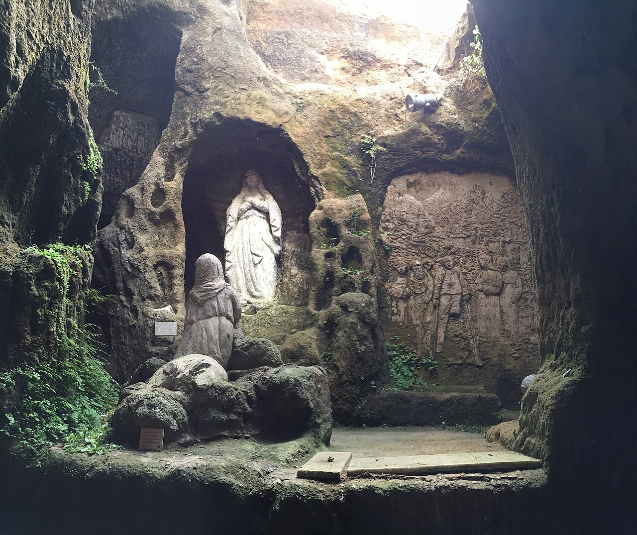 Chiesetta di Piedigrotta, Pizzo