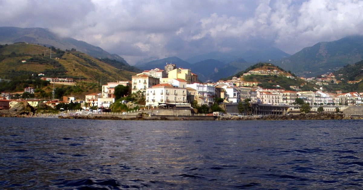 Il borgo di Diamante affacciato sul mare della Riviera dei Cedri