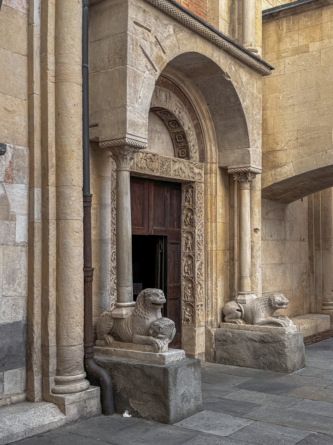 Duomo di Modena, Modena