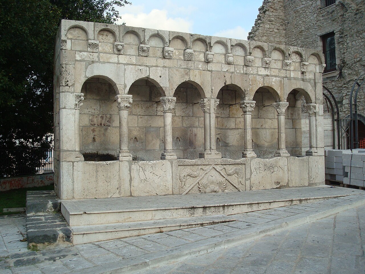 Fontana Fraterna, Isernia