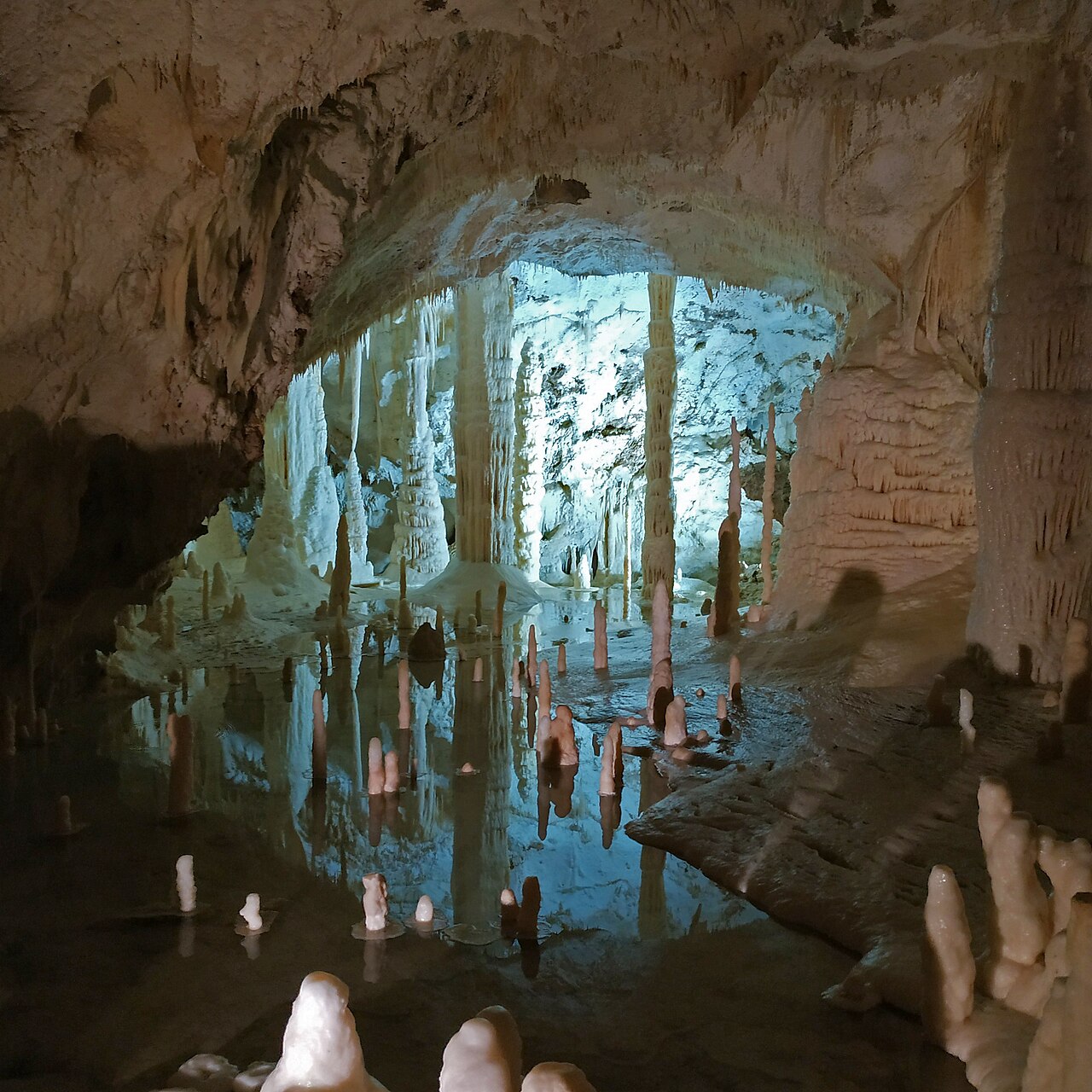 Grotte di Frasassi, Genga