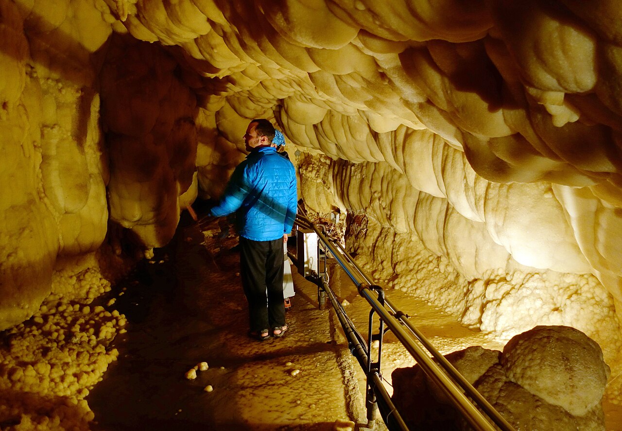 Grotte di Toirano, Toirano