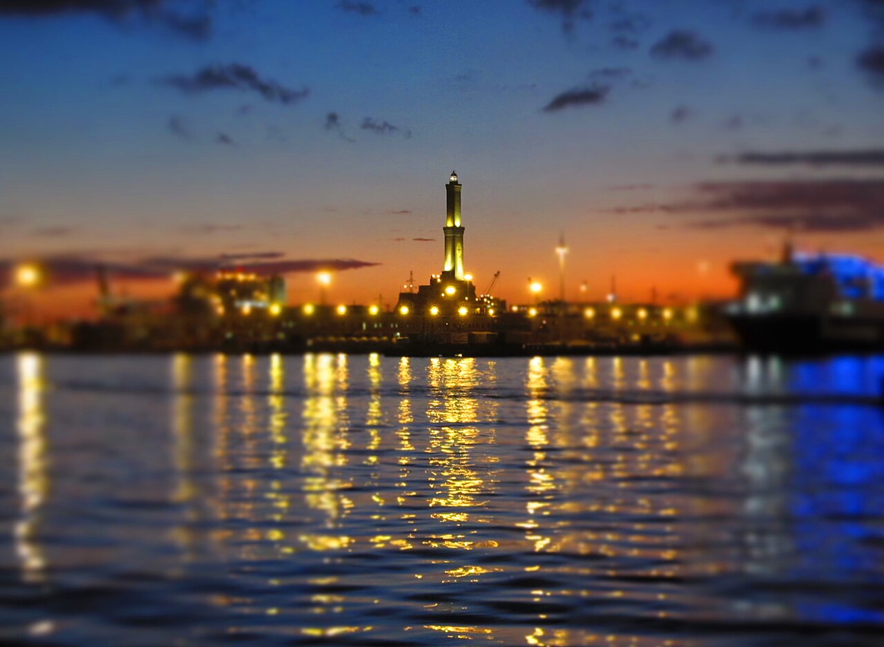 Lanterna di Genova, Genova