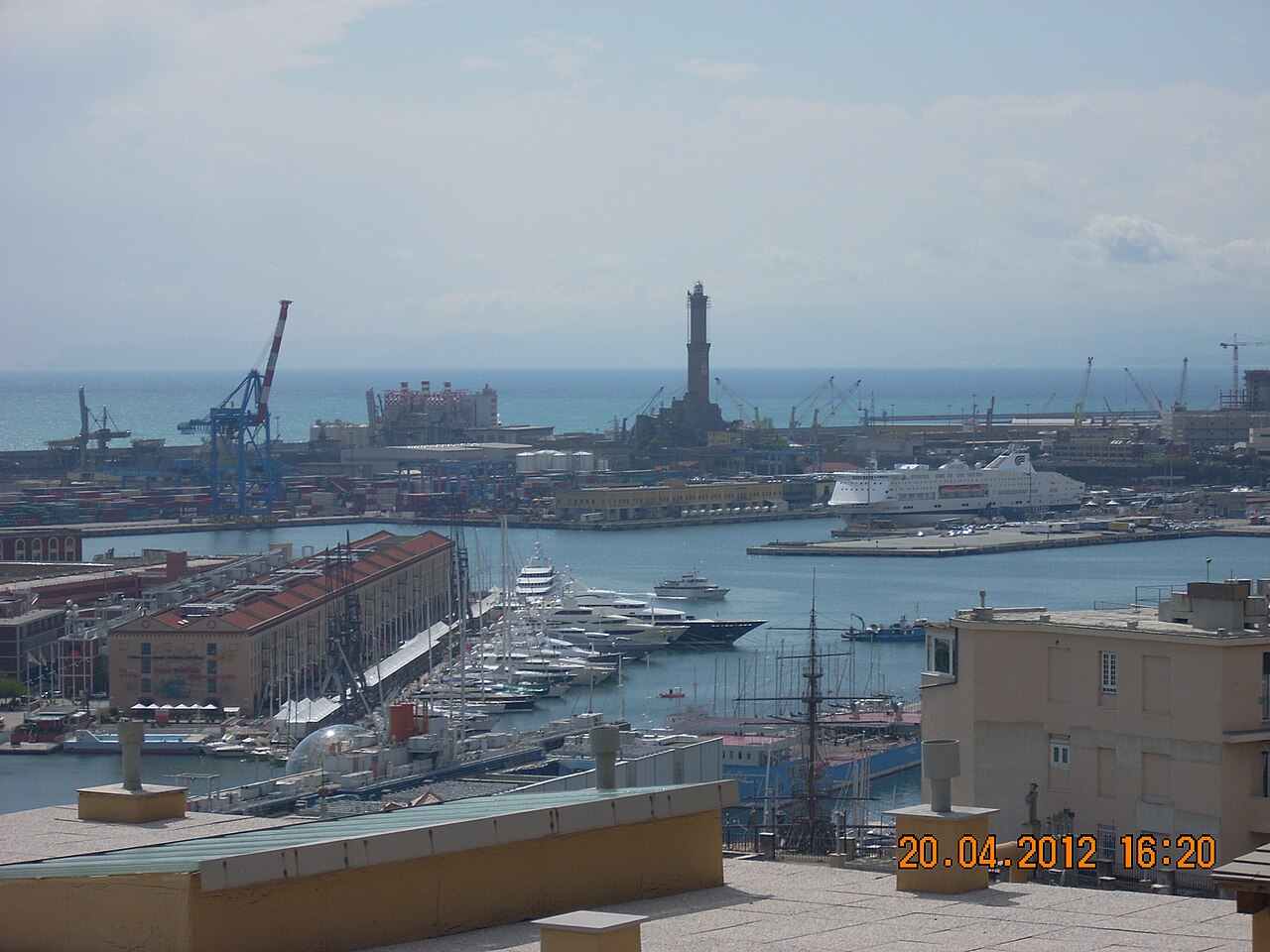 Lanterna di Genova, Genova