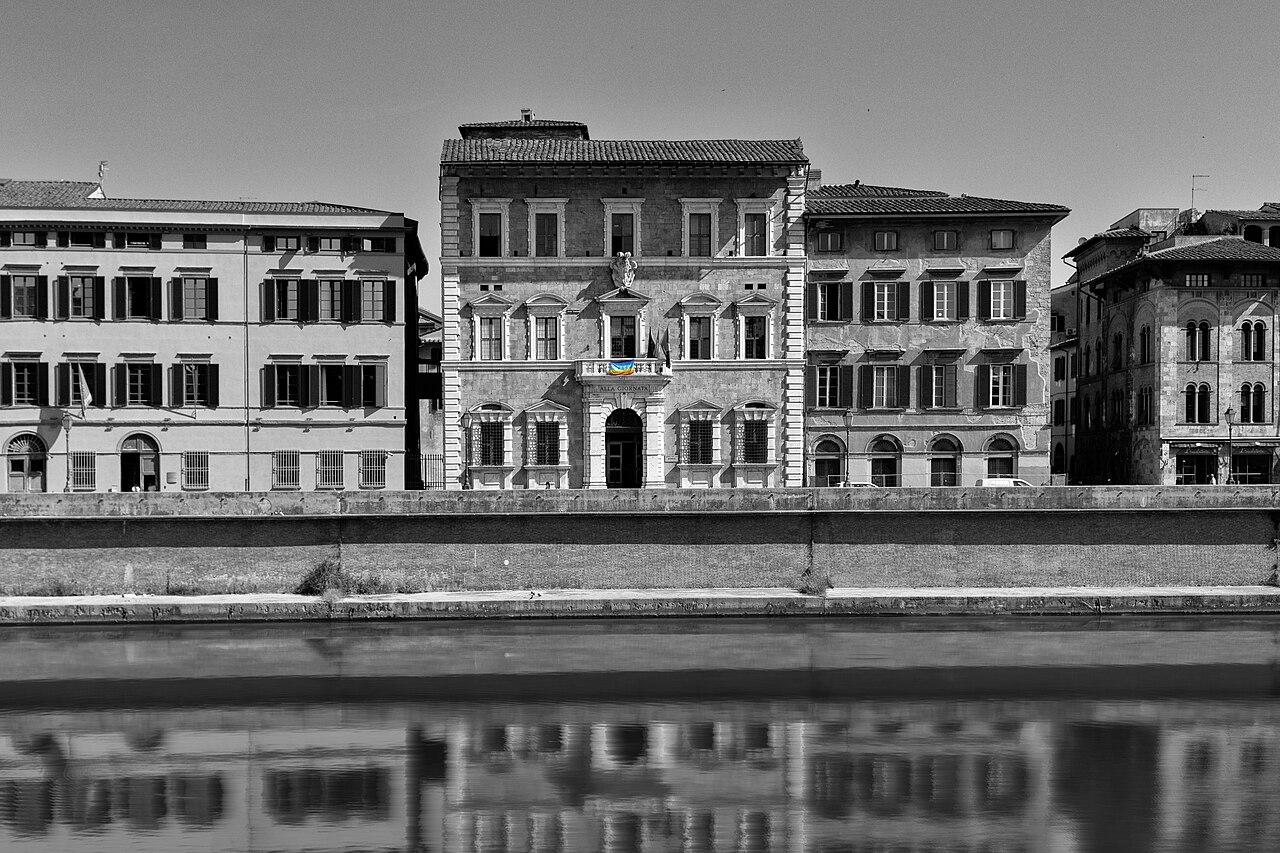 Lungarni e Palazzo Blu, Pisa
